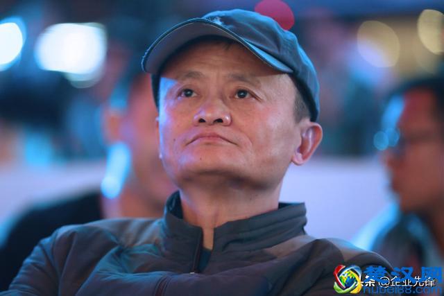 李嘉诚到底有多少钱？王健林285家万达广场 不如他一栋大楼赚的多