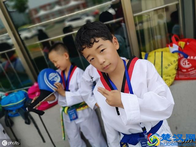 我想学跆拳道，报名学跆拳道的话得花多少钱？