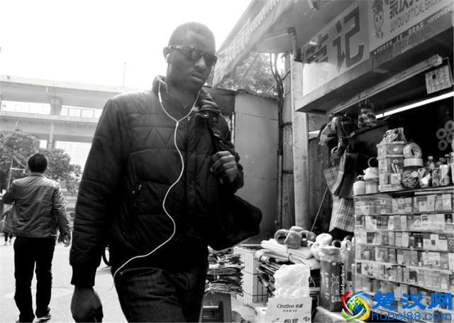为什么广州黑人渐渐离开中国？原来是他出手了！