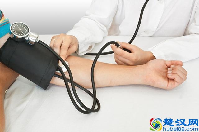 在家自测血压，哪种血压计又准又方便？