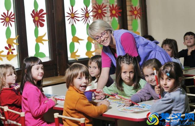 非常适合女孩子报考的5大专业，学成了之后就业容易，工作待遇好