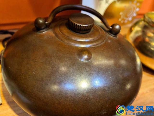 汤婆子界也有鄙视链！这个老上海家家都有的“取暖神器”，十分“鄙视”热水袋