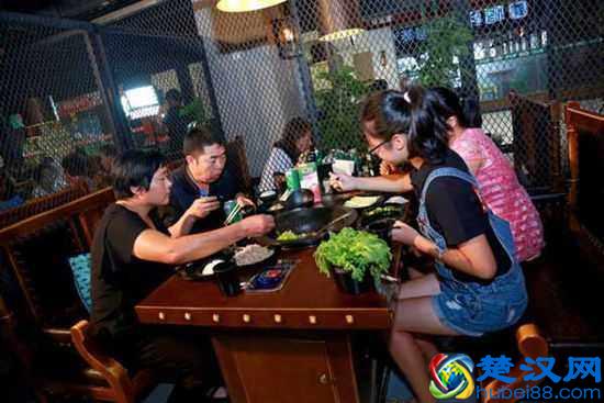 开家火锅店需要多少钱？大概多久能收回成本？