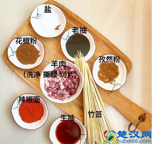 用微波炉叮三分钟，就能做出好吃的羊肉串！