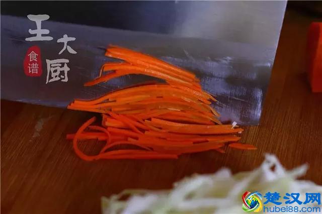 切得细丝丝的大头菜炒粉丝，居然能这么好吃！