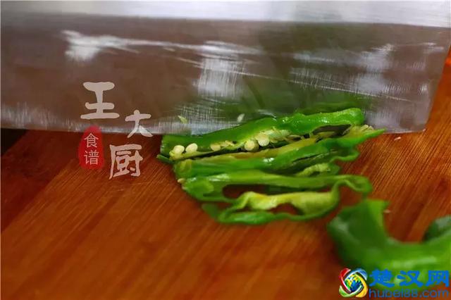 切得细丝丝的大头菜炒粉丝，居然能这么好吃！