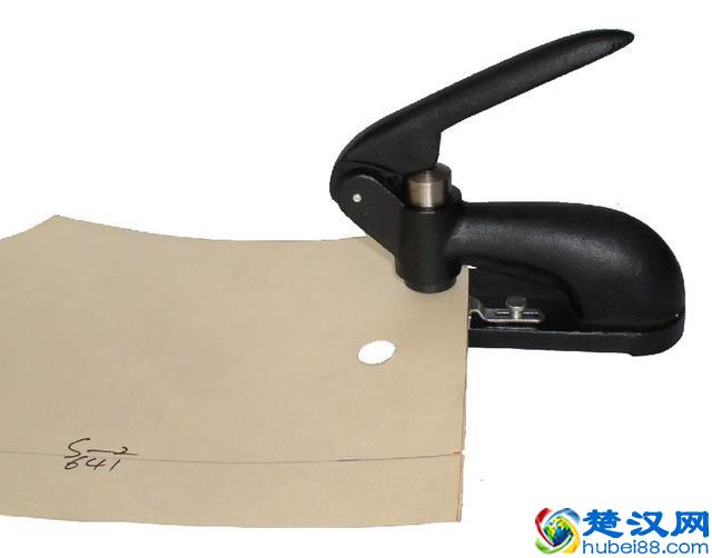 皮带打孔器怎么用 打孔器使用方法