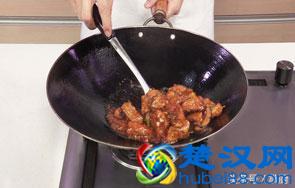 红烧鲢鱼的家常做法，简单两步好吃入味，零厨艺也能看一遍就会