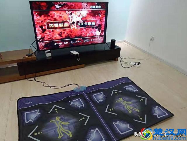 拼多多几十块钱买的跳舞毯，连接电视玩体感游戏比switch还过瘾