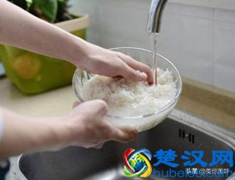 油性皮肤如何去痘痘，油性皮肤长痘用什么护肤品