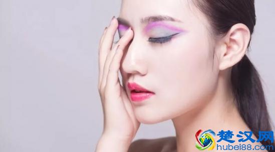 脸部毛孔粗大是什么原因？