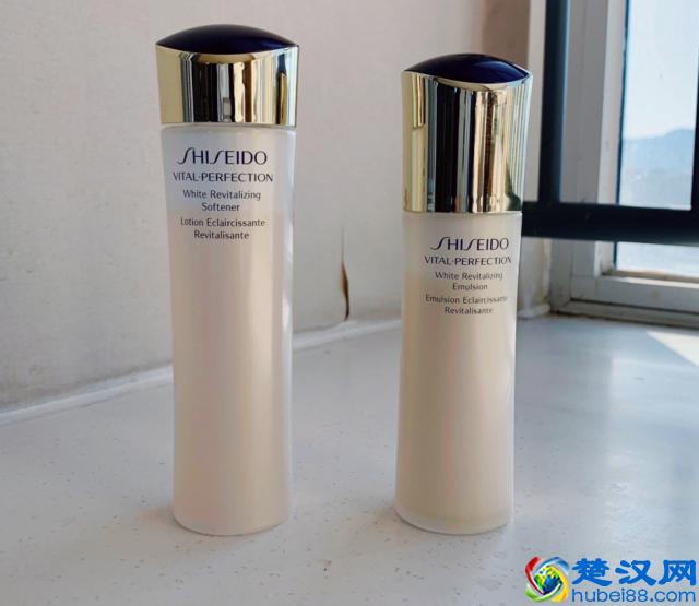 30岁女人用什么水乳抗老效果好？日系黛珂、韩系Whoo、国货百雀羚