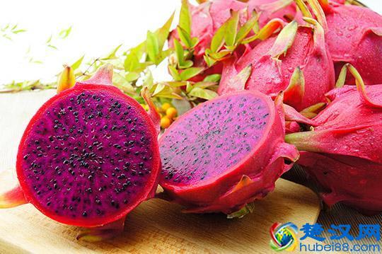 火龙果营养价值高，但医生却提醒我们：这3类人一口都不要多碰了