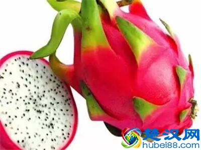 火龙果营养价值高，但医生却提醒我们：这3类人一口都不要多碰了