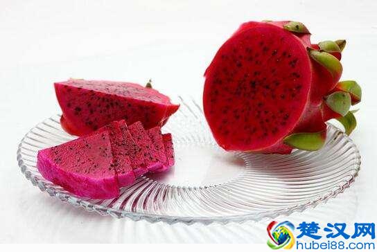 火龙果营养价值高，但医生却提醒我们：这3类人一口都不要多碰了