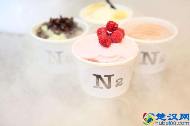 网红液氮冰淇淋，跟潮当心受伤！