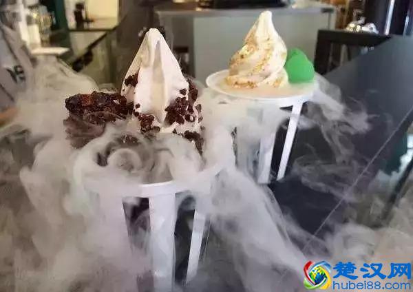 网红液氮冰淇淋，跟潮当心受伤！