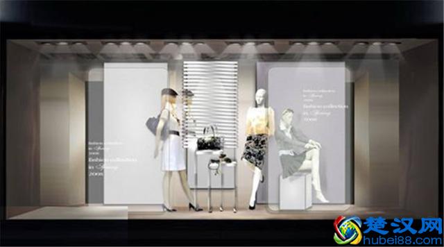 少女的酥胸？迷人的眼眸？橱窗陈列是服装店铺的什么？