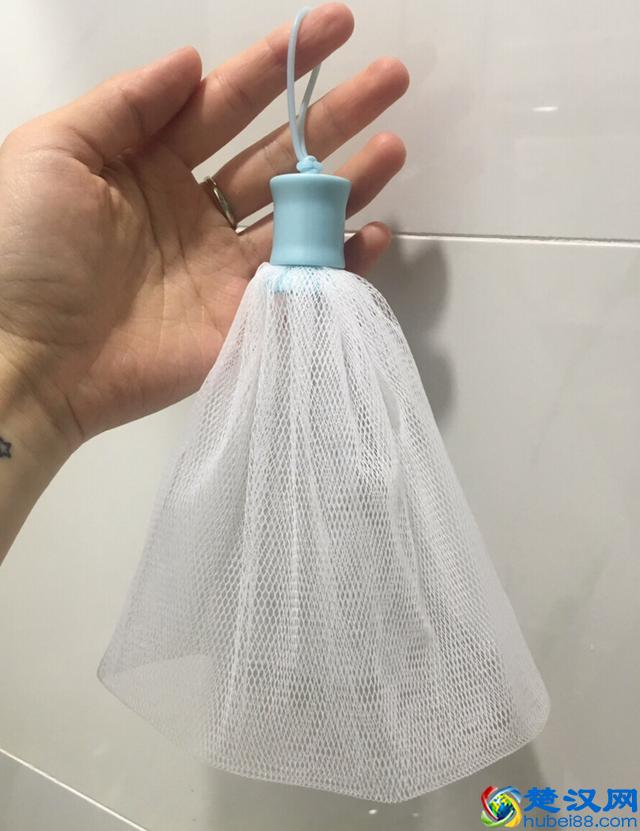 洗脸的三个小技巧：不用毛巾擦脸，不用热水洗，第三个很省洗面奶