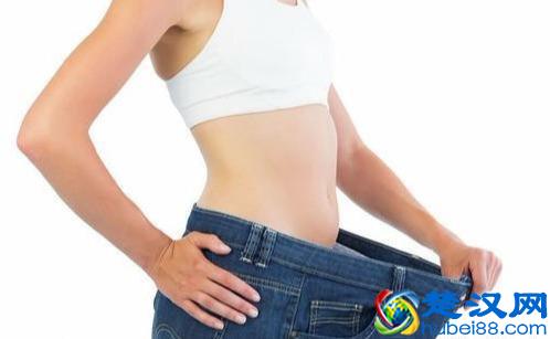 睡前做什么运动能瘦肚子?试试这6个动作,瘦肚子还能练出马甲~