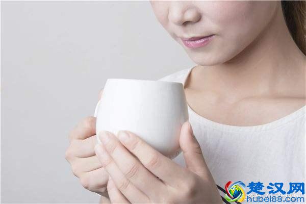 经常手发抖？快测测你的手抖属于哪种类型，能暗示出不同疾病！