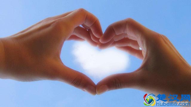 经常手发抖？快测测你的手抖属于哪种类型，能暗示出不同疾病！