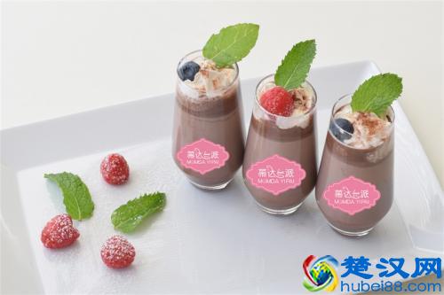 创业小项目，开冰淇淋店赚钱吗？加盟慕达一派冰淇淋如何？