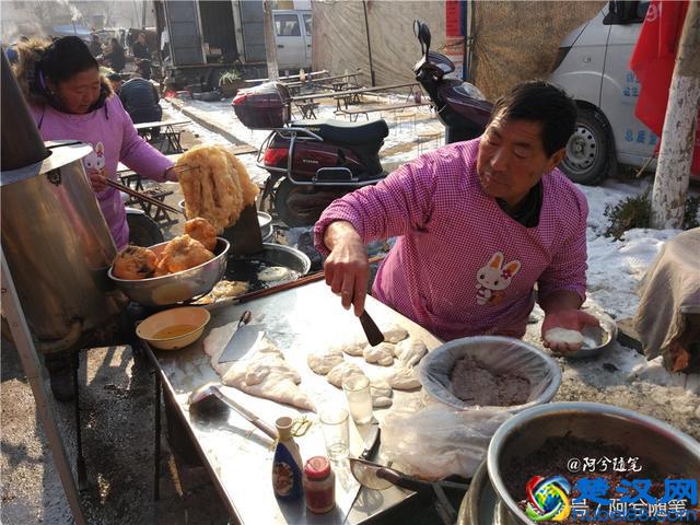 农村赶集，10种吃食最好卖！您爱吃哪个？