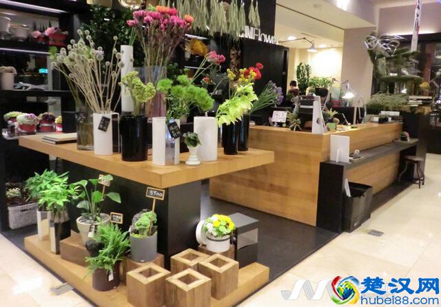 花店生意经，像他这样开鲜花店，你也可以年赚20万