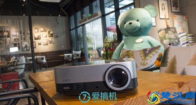 投影仪中的性价比之王！千元投影仪坚果极越A6使用评测