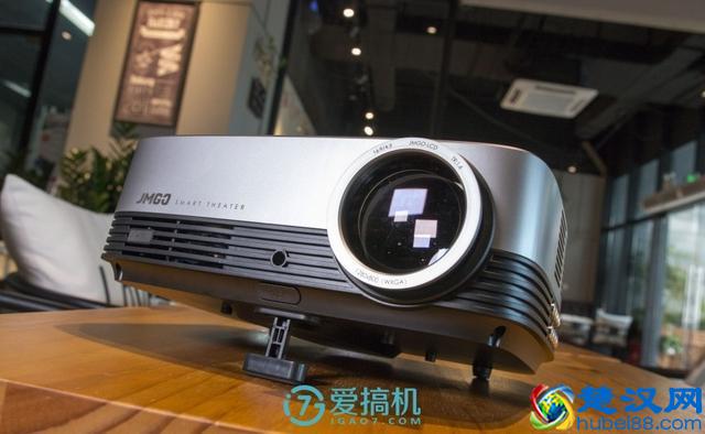 投影仪中的性价比之王！千元投影仪坚果极越A6使用评测