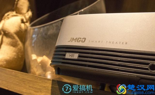 投影仪中的性价比之王！千元投影仪坚果极越A6使用评测