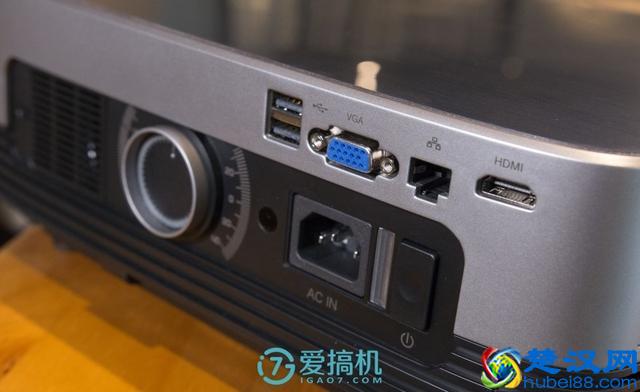 投影仪中的性价比之王！千元投影仪坚果极越A6使用评测