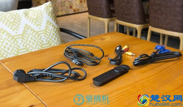 投影仪中的性价比之王！千元投影仪坚果极越A6使用评测