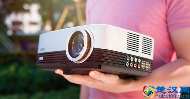 投影仪中的性价比之王！千元投影仪坚果极越A6使用评测