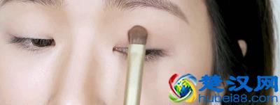 眼妆这样画，小眼变大眼，大眼更有神！