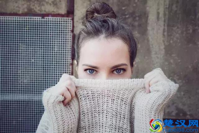 眼部周围为什么会长脂肪粒？3个习惯帮你摆脱脂肪粒