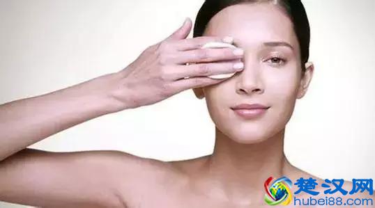 眼部周围为什么会长脂肪粒？3个习惯帮你摆脱脂肪粒