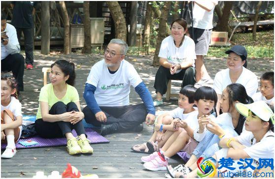 康宝莱公益：小小的一个举动可以改变世界的下一秒