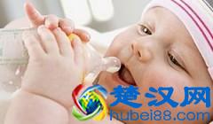 断奶后宝宝不吃奶瓶怎么办？