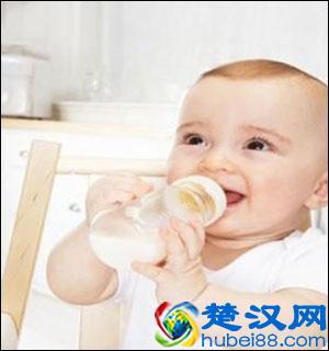 断奶后宝宝不吃奶瓶怎么办？