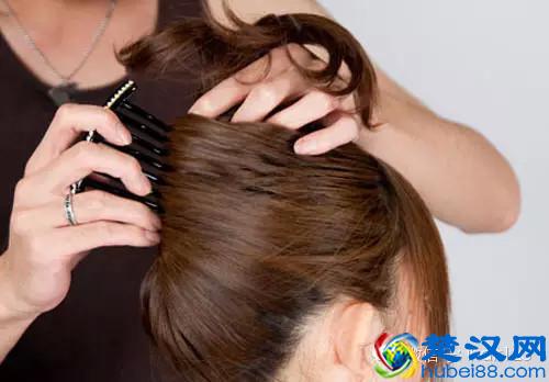 如何用发簪盘发？发簪盘发图解教程！