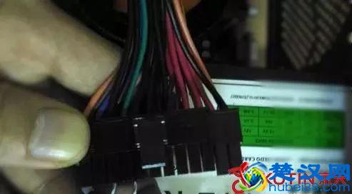 电脑开机黑屏怎么办？用这几步轻松搞定！