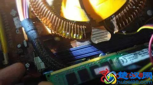 电脑开机黑屏怎么办？用这几步轻松搞定！