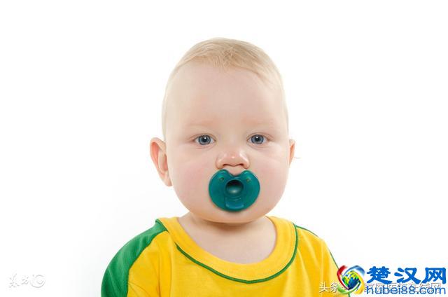 宝宝在什么时侯使用安抚奶嘴？安抚奶嘴有什么作用？