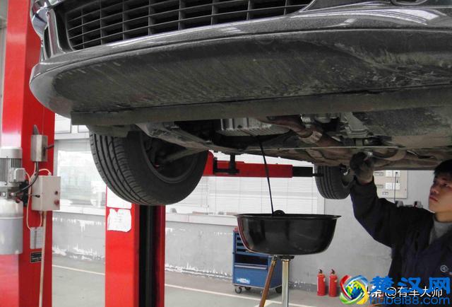 车子开的少，保养用哪种机油比较合适？多久换一次？