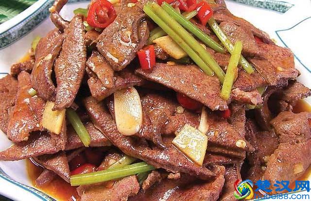 喜欢吃菠菜的要注意，不宜和这些食物一起吃