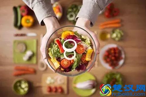 互联网创业找项目加盟如何选择？这几个行业靠谱