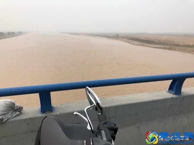 伟大祖国70周年华诞，12000公里他们用车轮丈量华夏第一晖