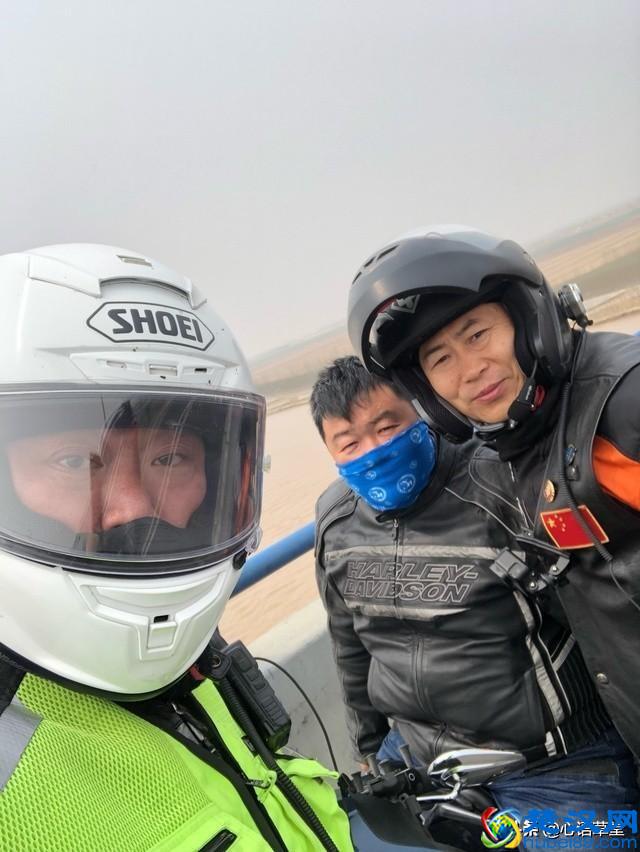 伟大祖国70周年华诞，12000公里他们用车轮丈量华夏第一晖